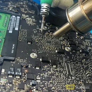 Reparación microelectrónica