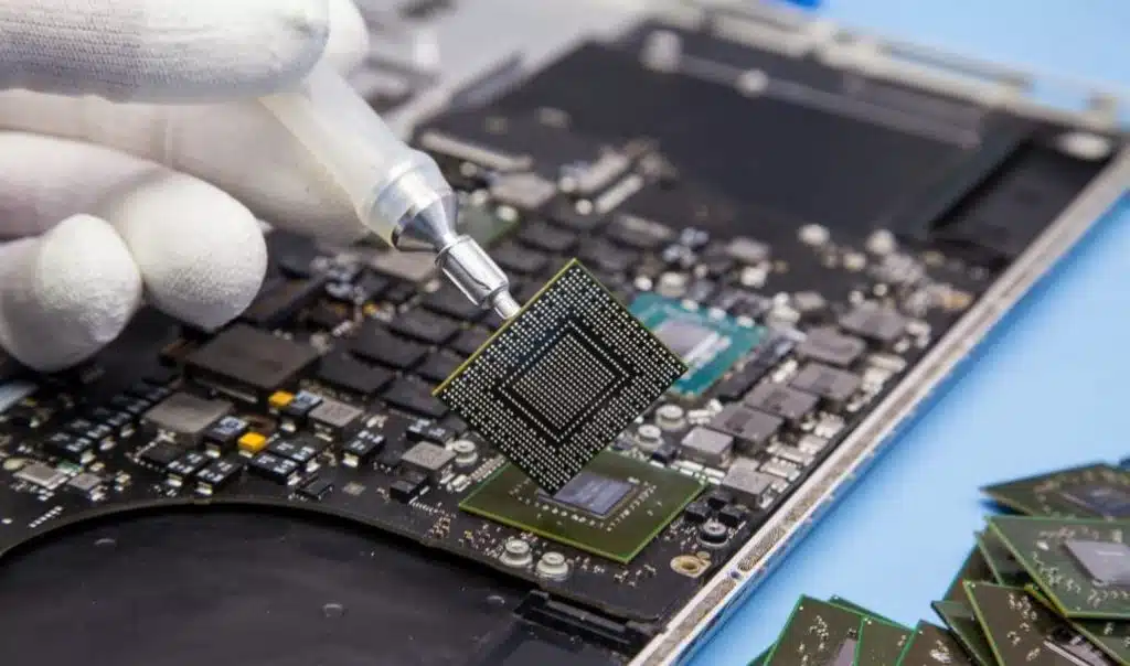 Reparación microelectrónica